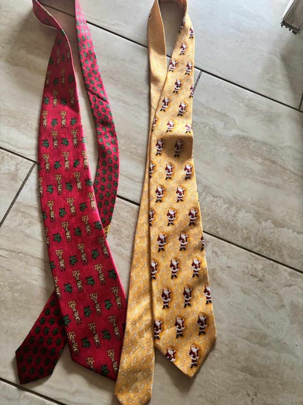 Holiday tie R. Rose clothes & J. Z. Richard’s silk tie